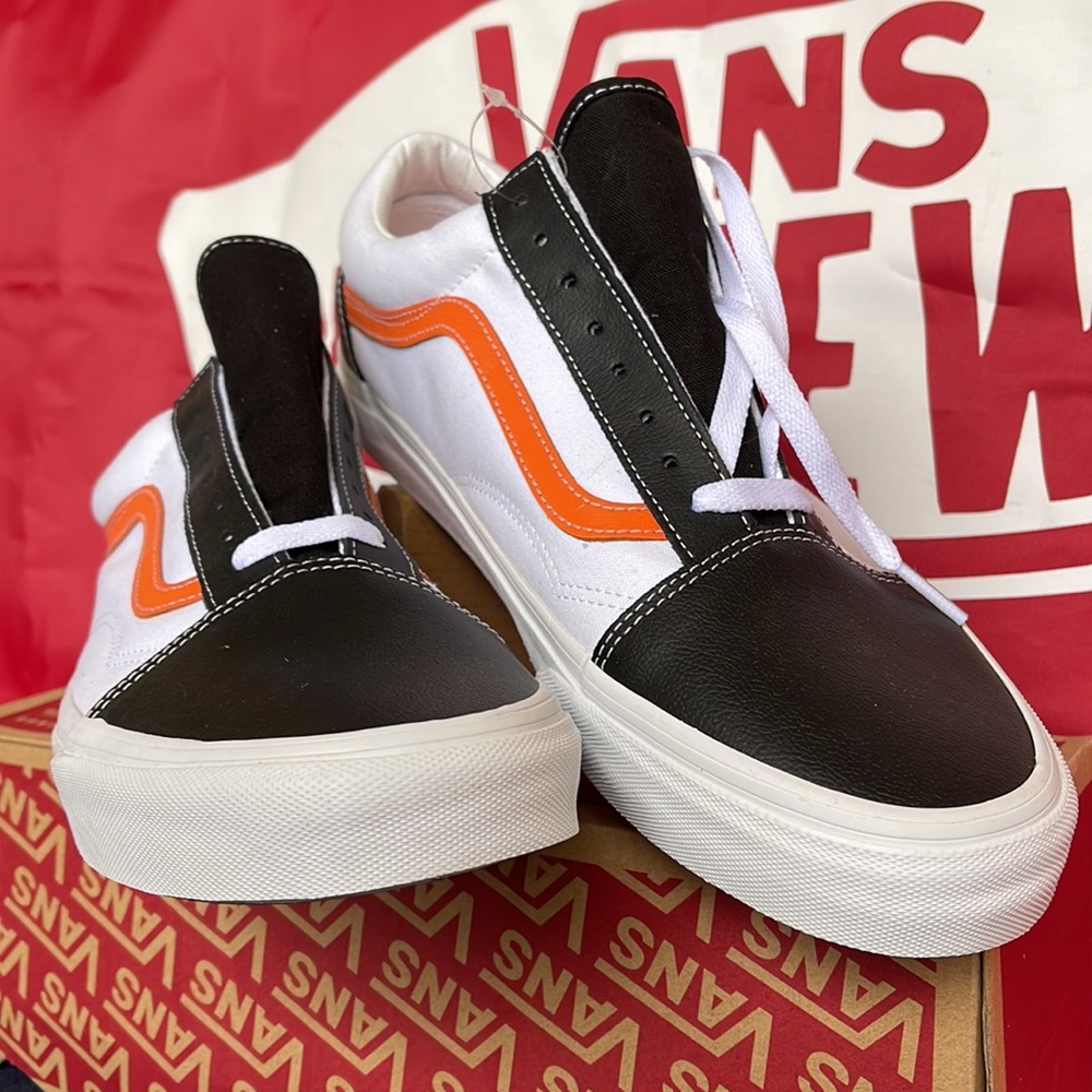 Vans Old Skool
(Classic Sport)Blk/Tr Wht
VNOA5KRF93U
Men’s sneakers - athletic - Picture 7 of 16